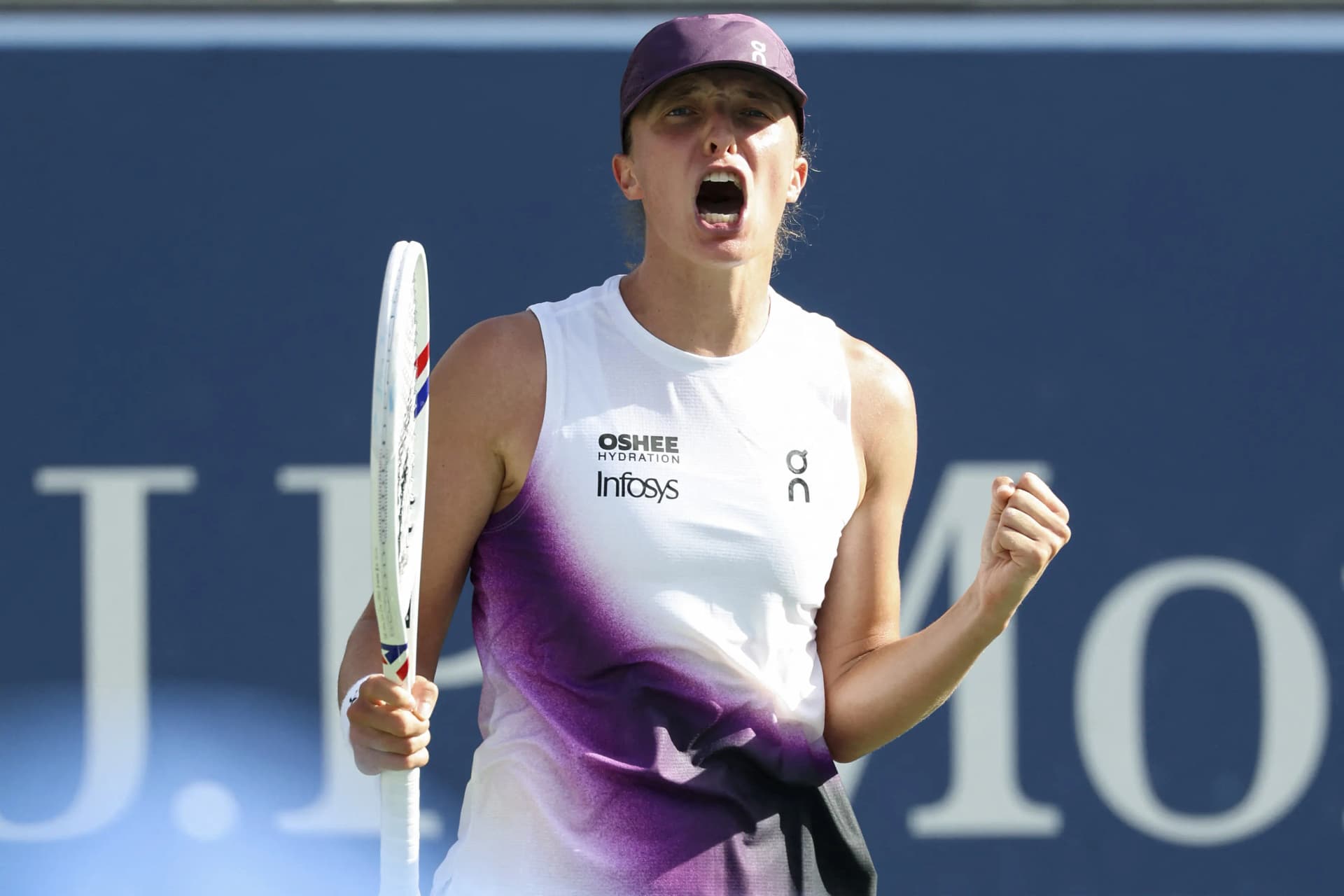 Swiatek bate Bouzkova e volta às oitavas do US Open